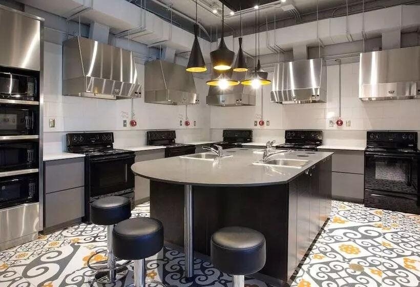 Hotelli Zum Auberge D été   Résidences De L Université De Montréal