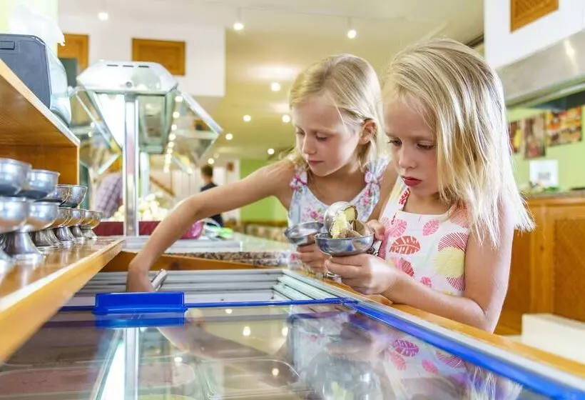 Playa Parc Apartments