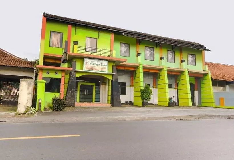 Retkeilymaja Spot On 2730 Hotel Maribaya Indah Syariah