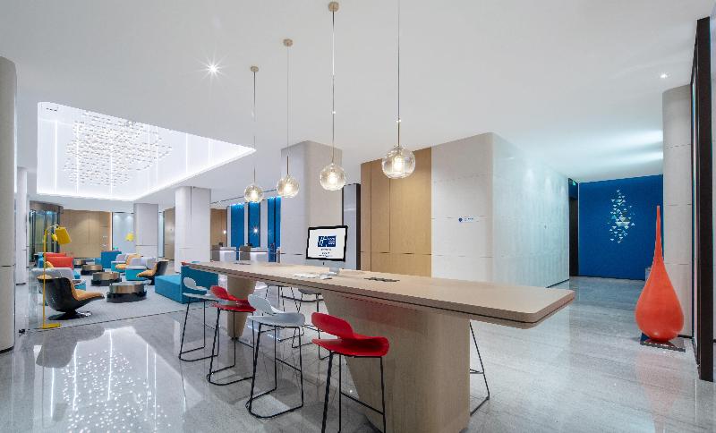 בית מלון כפרי Holiday Inn Express Shenzhen Longhua, An Ihg