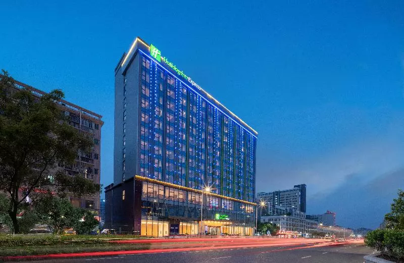 Hotelli Holiday Inn Express Shenzhen Longhua, An Ihg