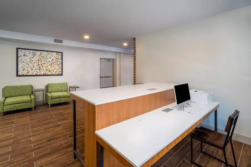 Hotelli Holiday Inn Express & Suites   Dahlonega   University Area, An Ihg