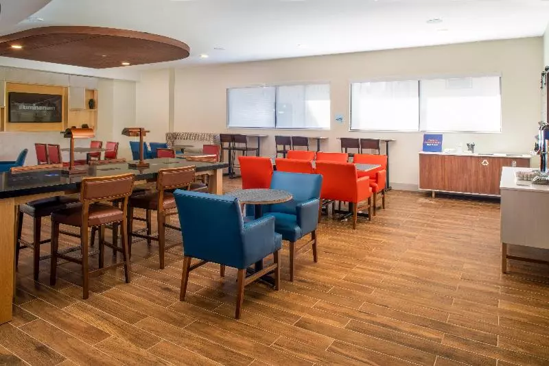 Hotelli Holiday Inn Express & Suites   Dahlonega   University Area, An Ihg