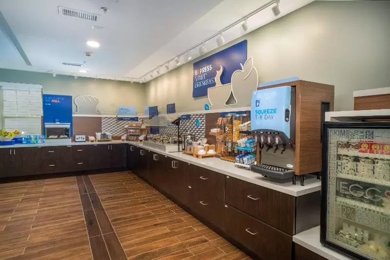 Hotelli Holiday Inn Express & Suites   Dahlonega   University Area, An Ihg