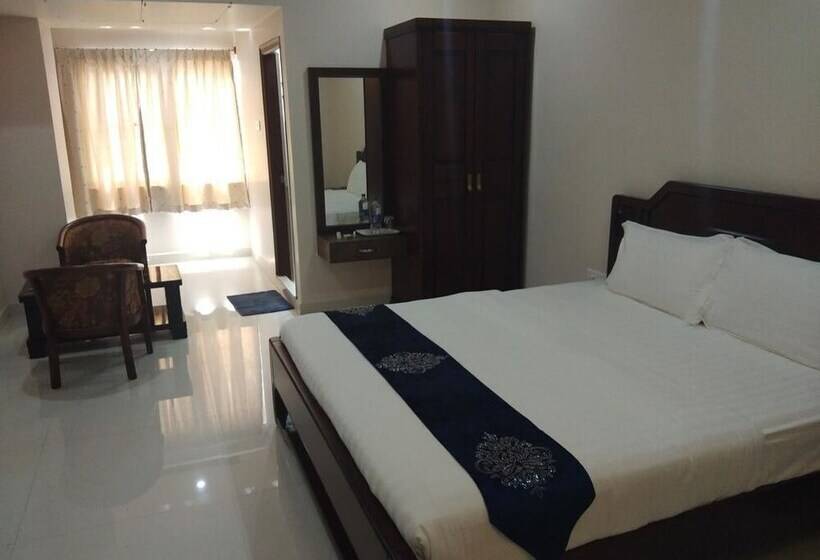 فندق J N R Grand