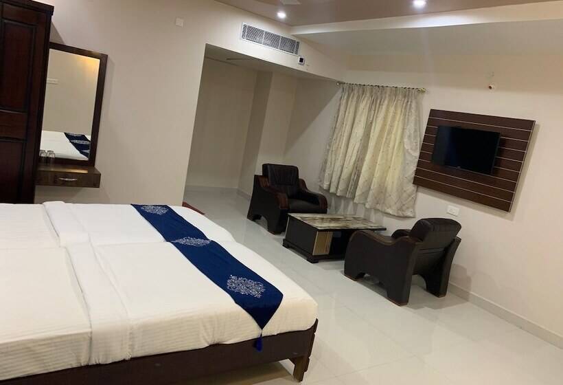 فندق J N R Grand