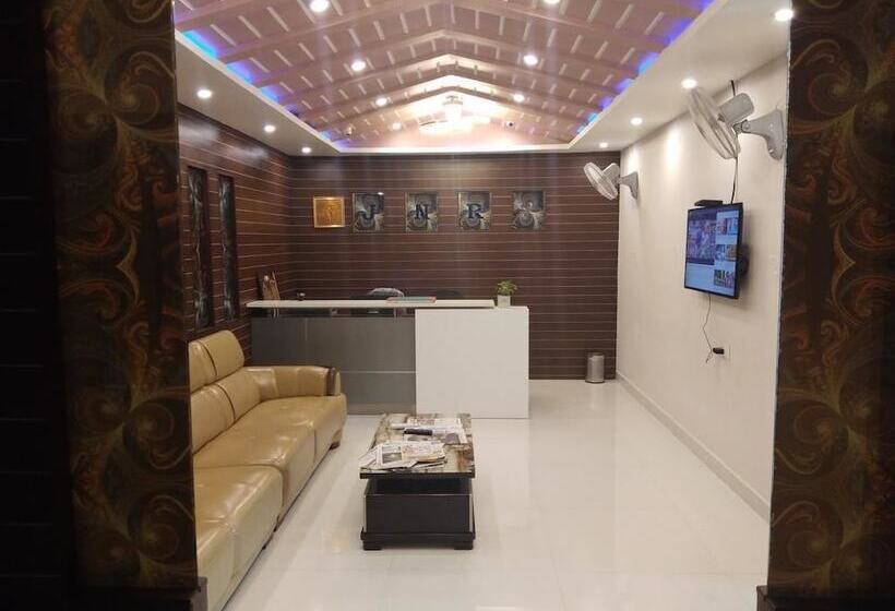 فندق J N R Grand