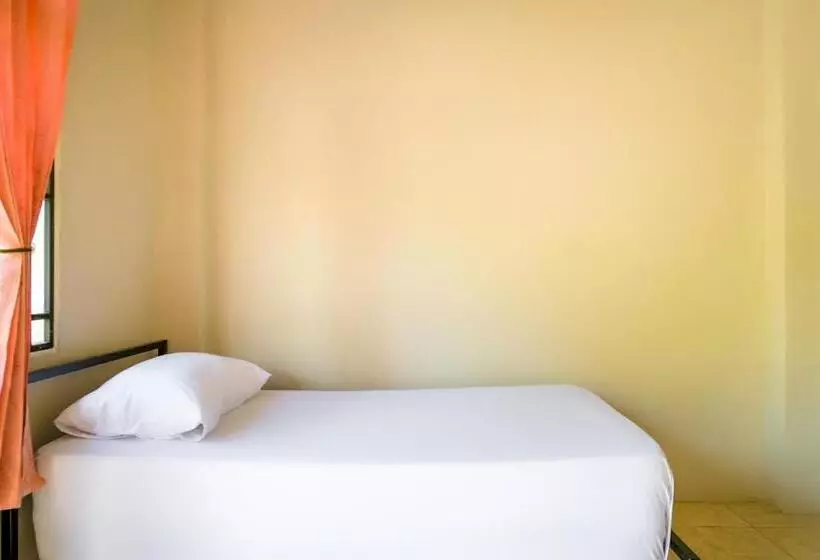 ホテル Nabeza House By Oyo Rooms