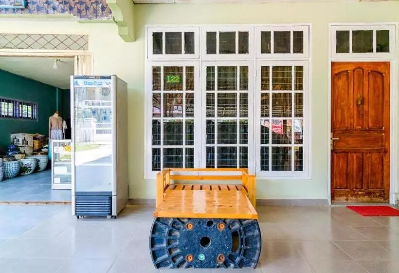 ホテル Nabeza House By Oyo Rooms