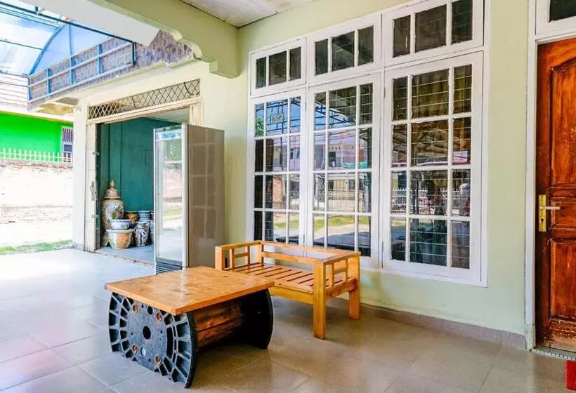 ホテル Nabeza House By Oyo Rooms