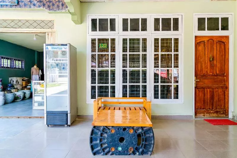 ホテル Nabeza House By Oyo Rooms