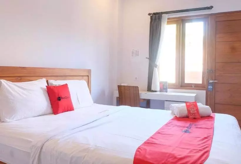 ホテル Reddoorz @ Taman Griya Jimbaran 2