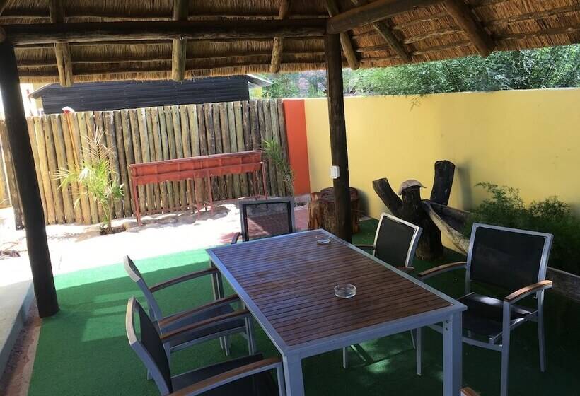 پانسیون Pleassure Suites