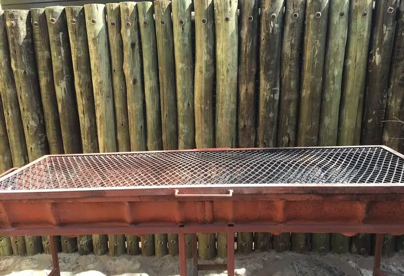 پانسیون Pleassure Suites