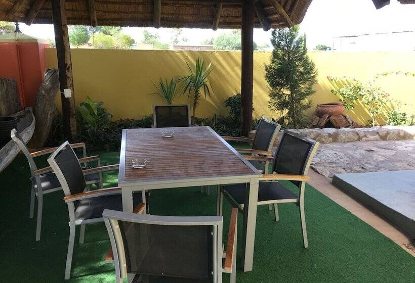 پانسیون Pleassure Suites