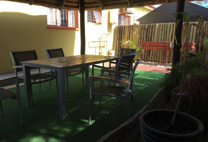 پانسیون Pleassure Suites