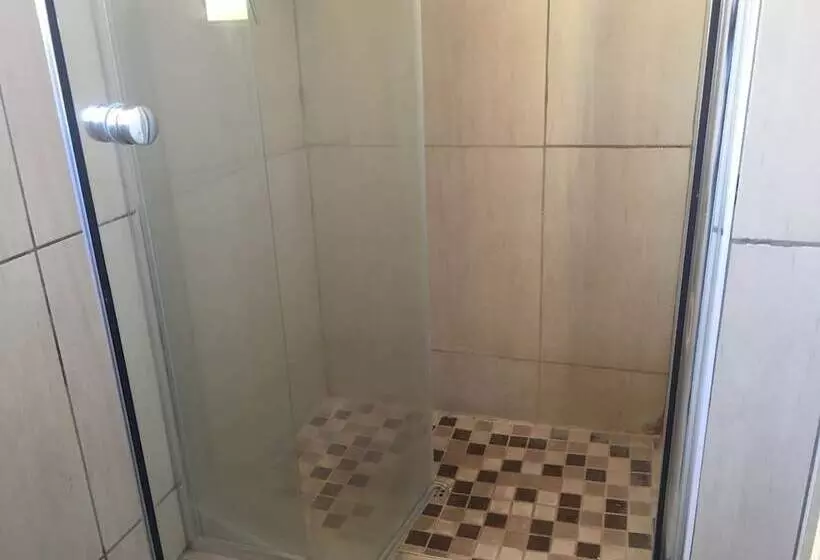 پانسیون Pleassure Suites