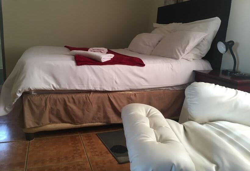 پانسیون Pleassure Suites