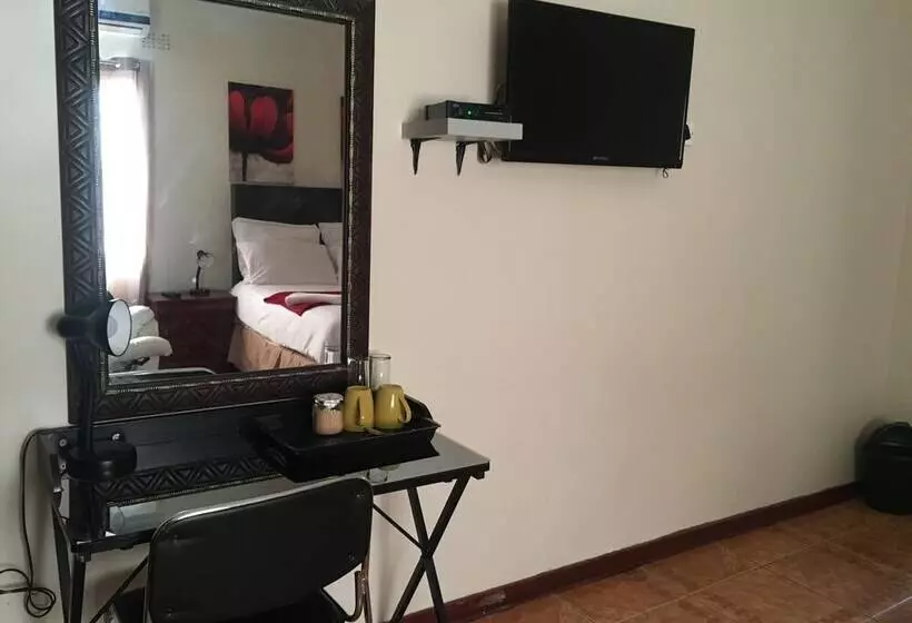 پانسیون Pleassure Suites