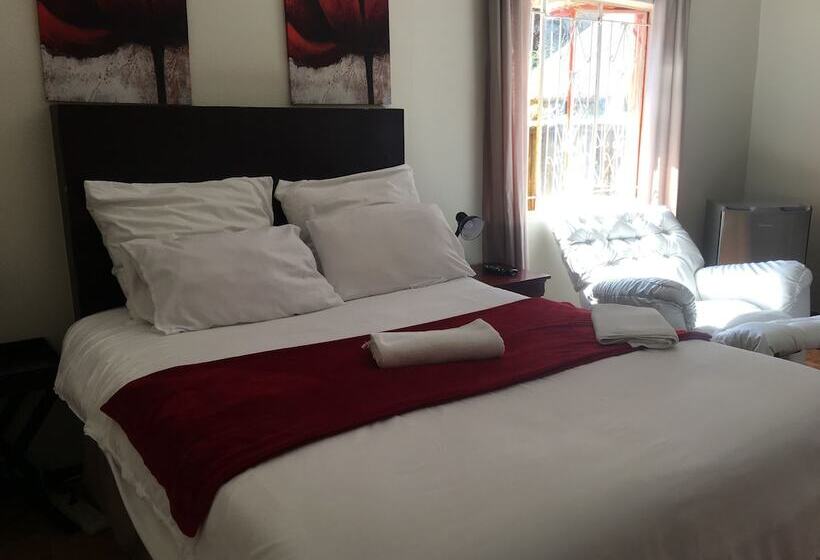 پانسیون Pleassure Suites