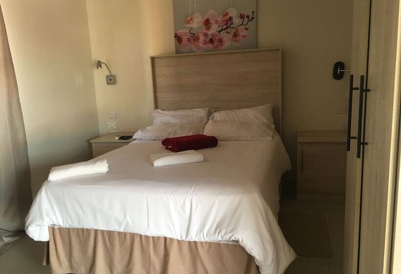 پانسیون Pleassure Suites