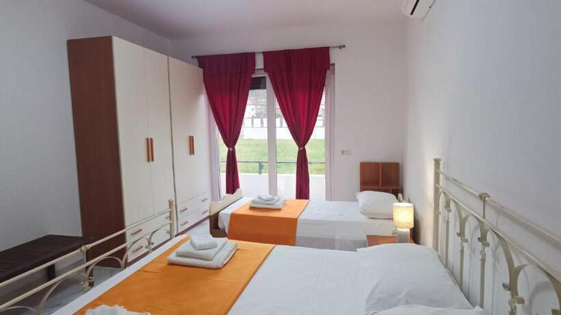 مبيت وإفطار Alepou Guest House