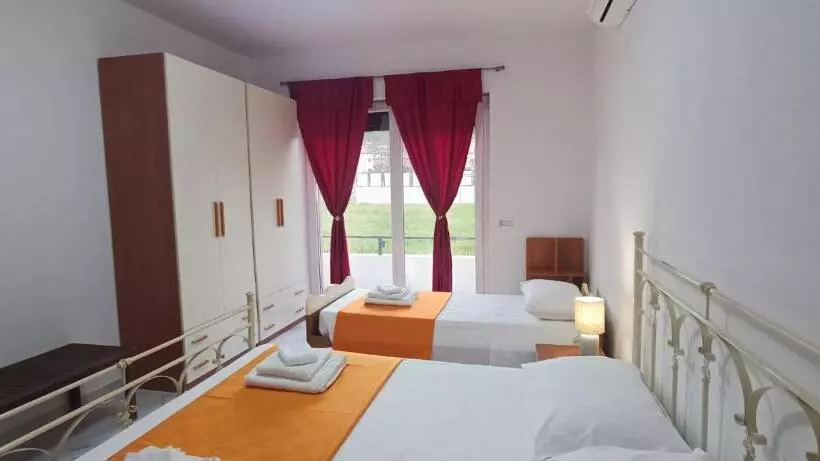 تختخواب و صبحانه Alepou Guest House