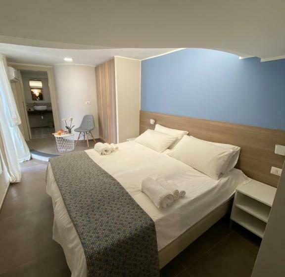 تختخواب و صبحانه Coreammare