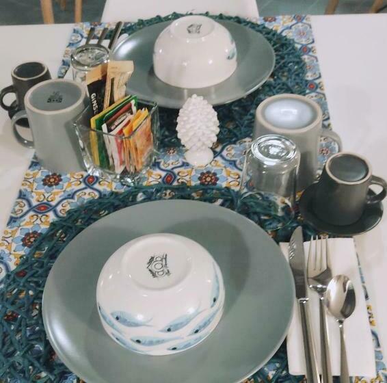 تختخواب و صبحانه Coreammare