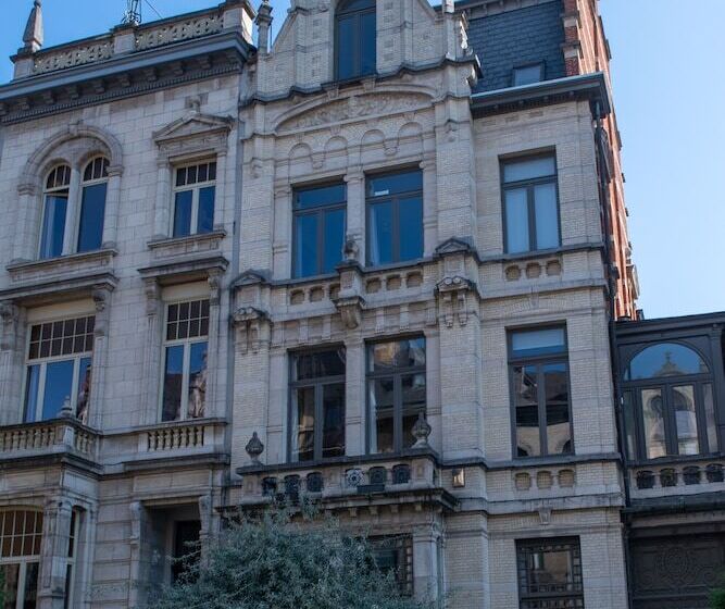 تختخواب و صبحانه Garden Of Eden