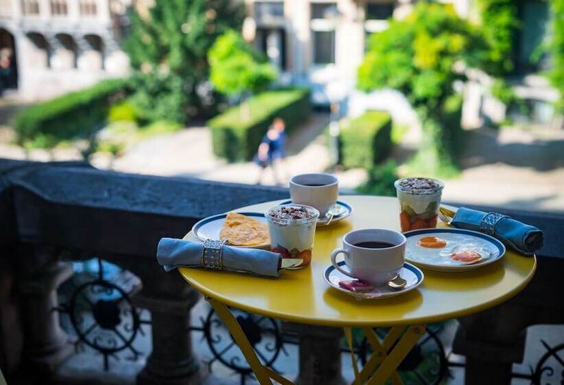 تختخواب و صبحانه Garden Of Eden