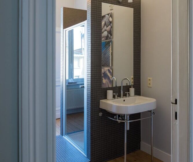 تختخواب و صبحانه Garden Of Eden