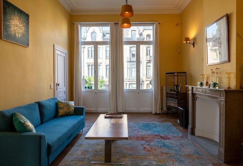 تختخواب و صبحانه Garden Of Eden