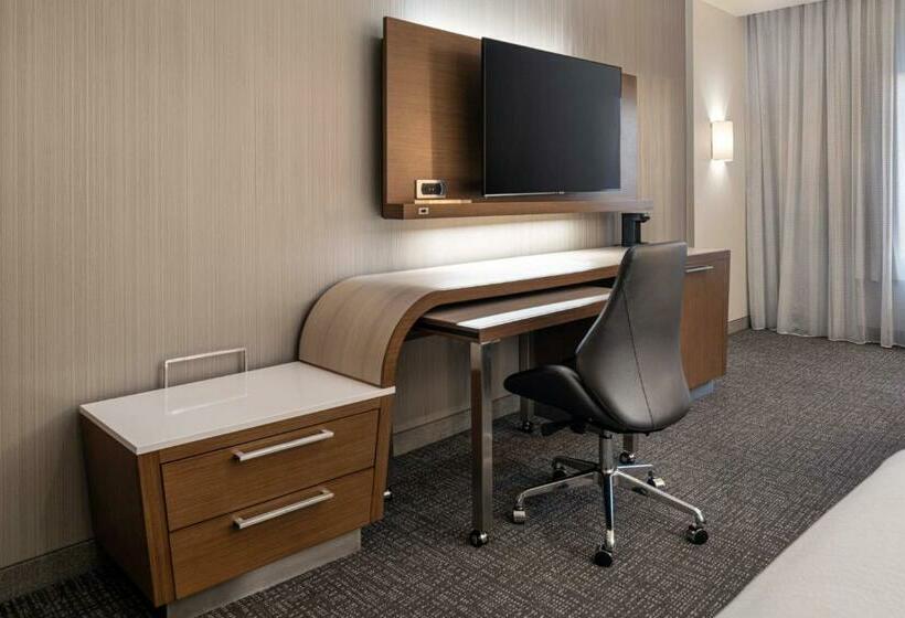 فندق Courtyard By Marriott Petaluma Sonoma County