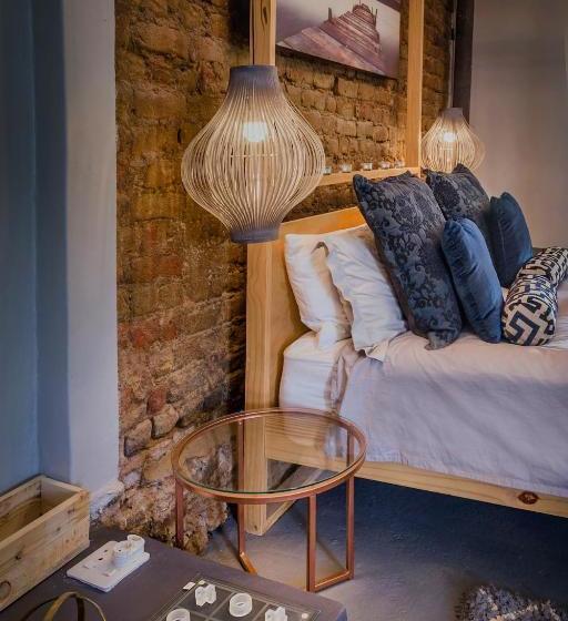 פנסיון 1 Queen Vic