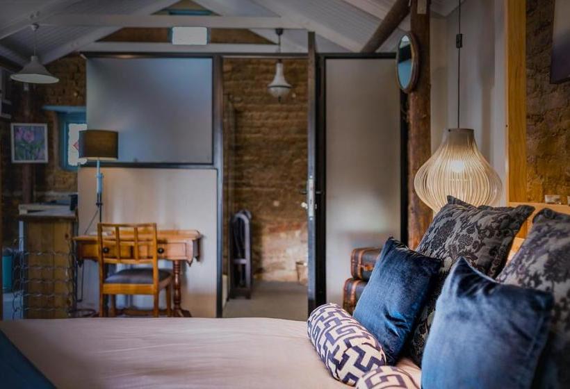 פנסיון 1 Queen Vic