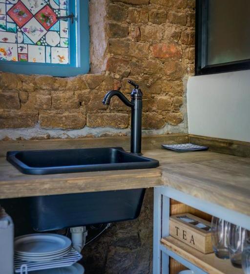 פנסיון 1 Queen Vic