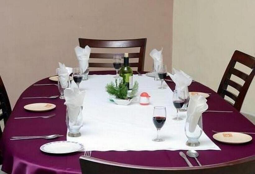 پانسیون Room In Lodge Christine Apartment Hotel Ltd