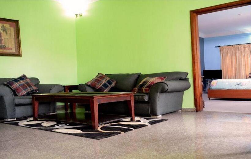 پانسیون Room In Lodge Christine Apartment Hotel Ltd