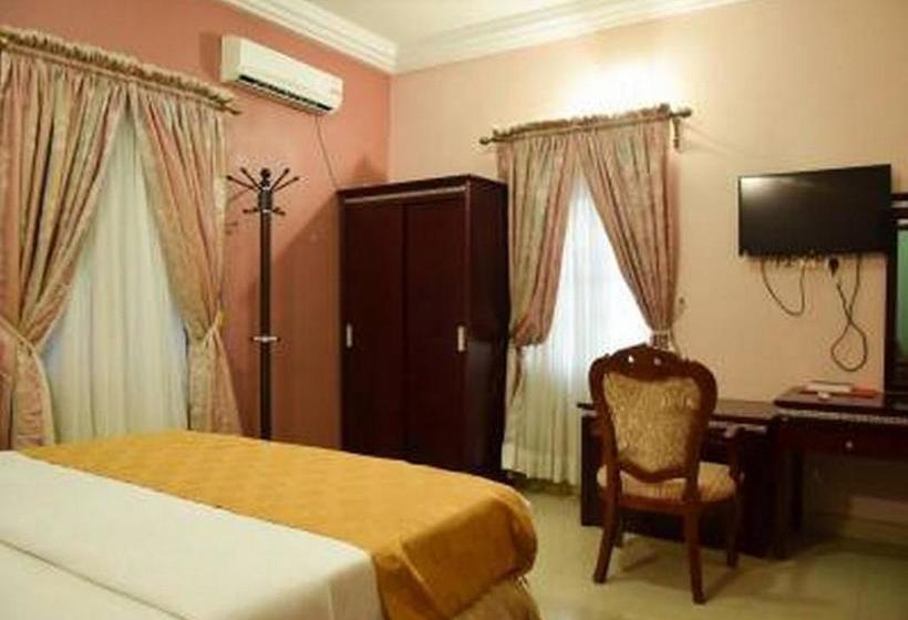 پانسیون Don  Ritz S Conference Centre