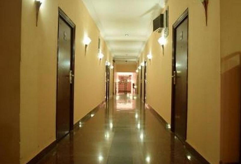 پانسیون Don  Ritz S Conference Centre