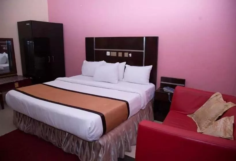 پانسیون Don  Ritz S Conference Centre