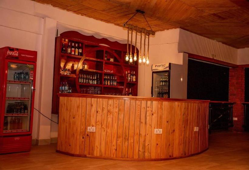 בית מלון כפרי Dual Mountain View Lodge