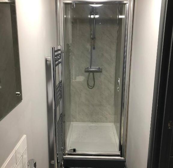 펜션 Room In House Private En Suite Room In Town, Close To Hospital