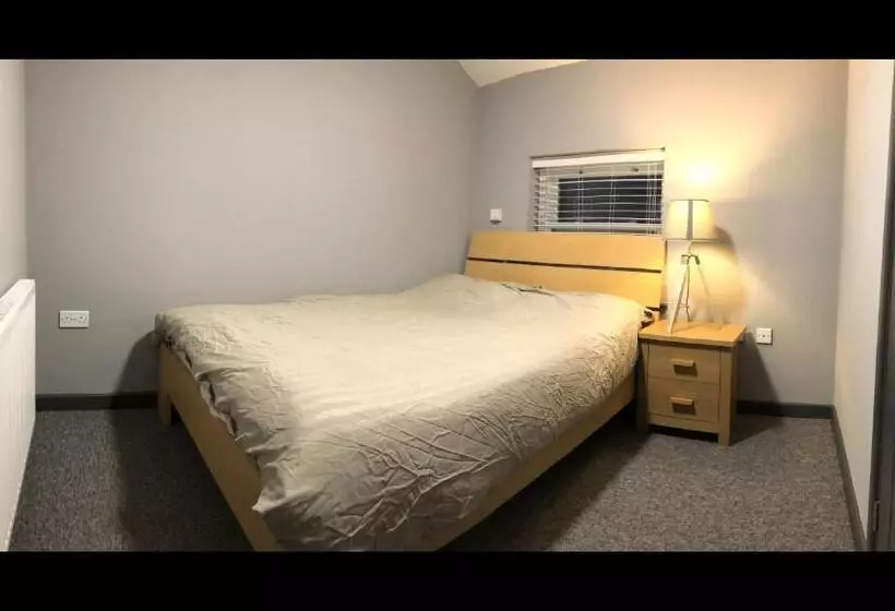 ペンション Room In House   Private En Suite Room In Town, Close To Hospital