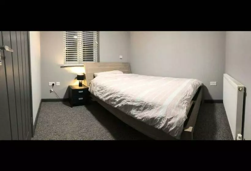 ペンション Room In House   Private En Suite Room In Town, Close To Hospital