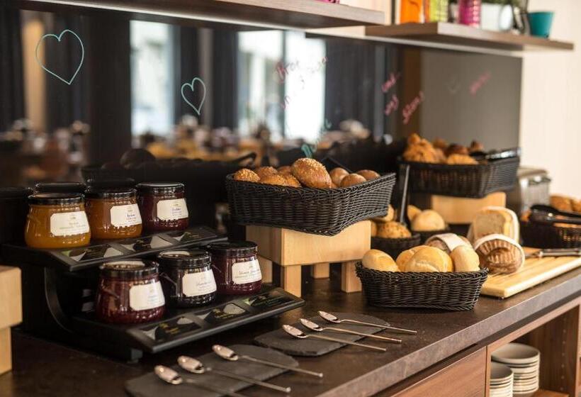 The Niu Saddle Apartments