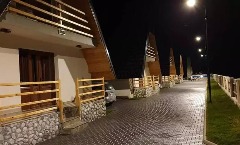 ホテル Bujtinat E Lugines Valbone