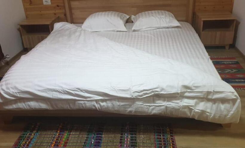 ホテル Bujtinat E Lugines Valbone