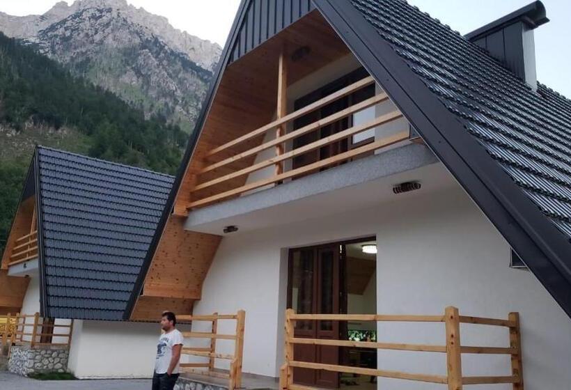 ホテル Bujtinat E Lugines Valbone